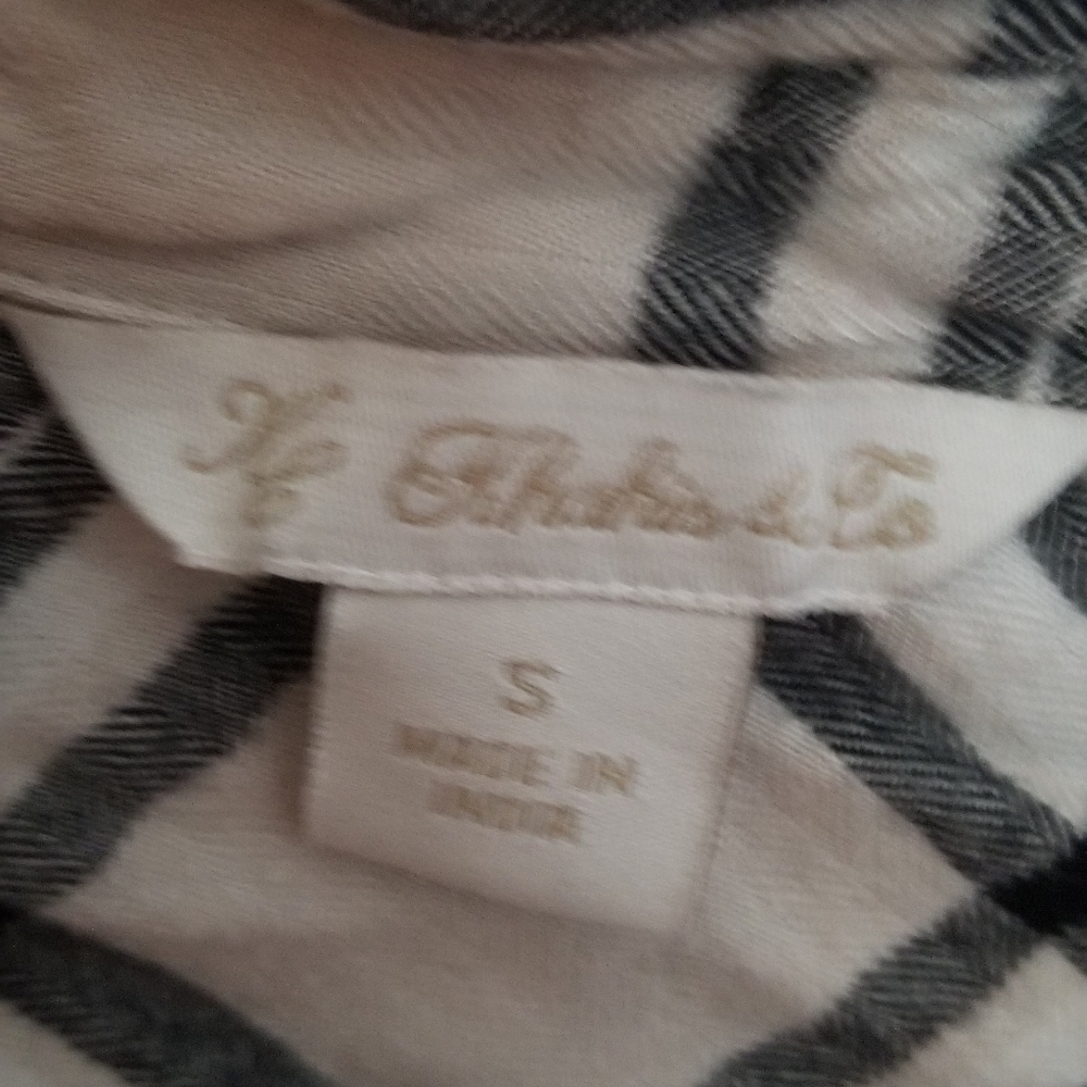 Top - Picture 2 of 3